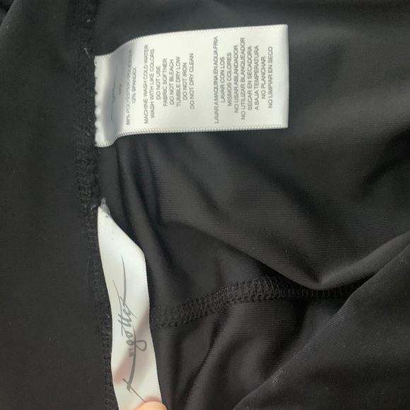 EUC criss cross mesh x by gottex black leggings - Picture 8 of 9